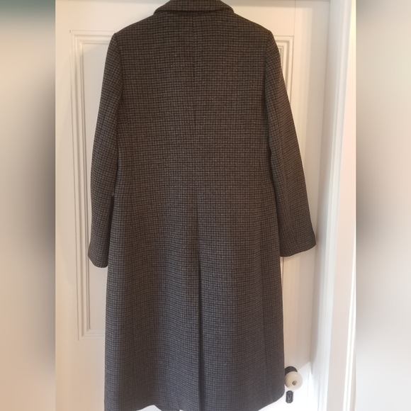 Club Monaco Coat. Size Medium - Picture 5 of 16